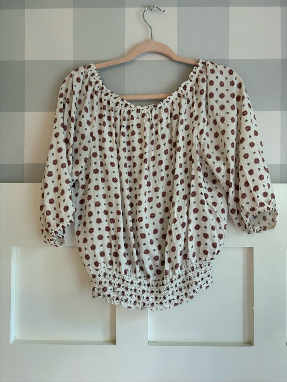Free Kisses Off-Shoulder Cream Blouse with Red Dot Print XL - Picture 6 of 7